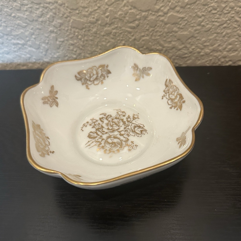 Vintage Fonde En 1789 France Small Bowl Hand Painted Gold Candy‎ Nuts